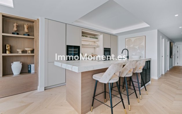 Revente - Appartement - Marbella - Nueva Andalucía
