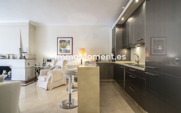 Wiederverkauf - Wohnung - Marbella - Nueva Andalucía