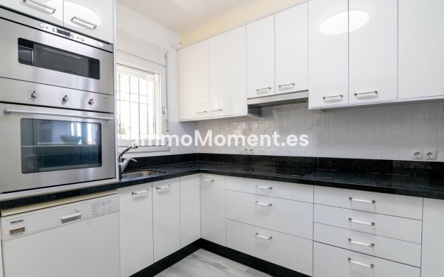 Revente - Maison mitoyenne - Estepona  - Estepona Centro