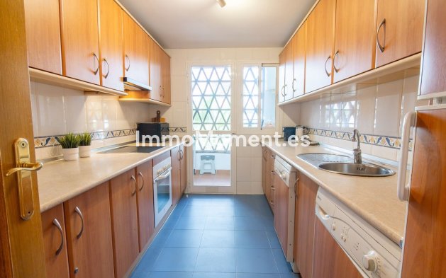 Resale - Apartment - Estepona - Estepona Centro