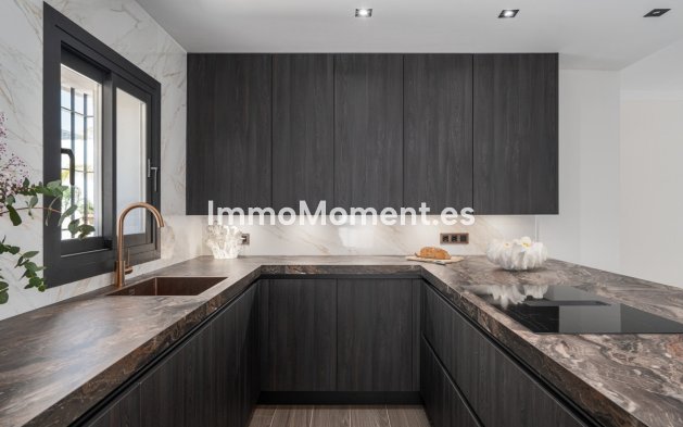 Resale - Villa - Marbella - Nueva Andalucía