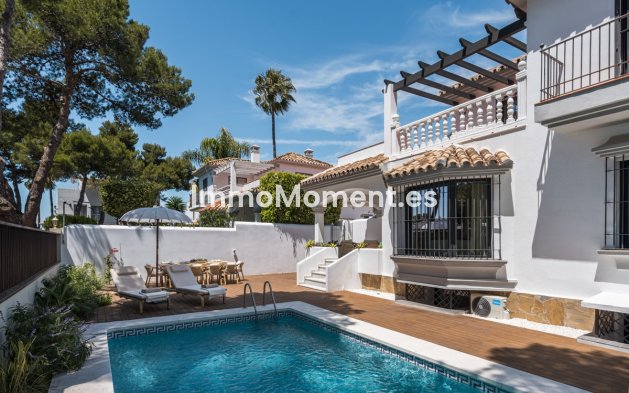 Resale - Villa - Marbella - Nueva Andalucía