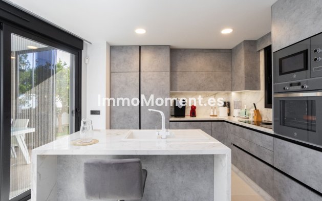 Resale - Villa - Orihuela - Villamartin