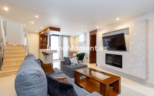 Resale - Villa - Orihuela - Villamartin