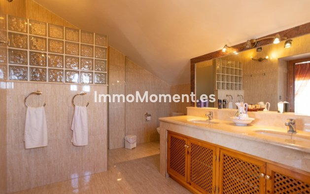 Resale - Villa - Cartagena - Playa Honda