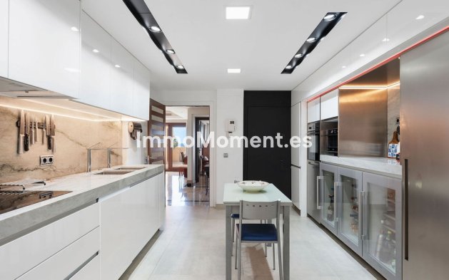 Wiederverkauf - Wohnung - Estepona  - Estepona Centro