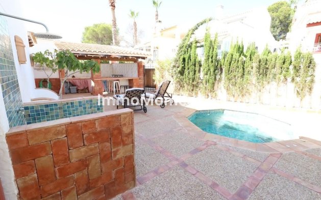 Resale - Villa - Orihuela - Villamartin