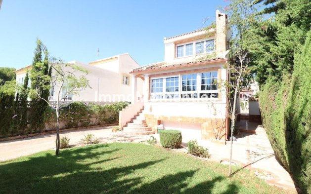 Resale - Villa - Orihuela - Villamartin