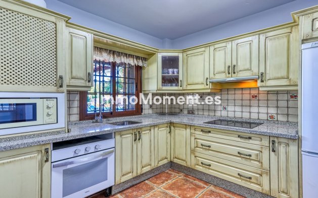 Wiederverkauf - Landhaus -   Inländisch - Alhaurín de la Torre