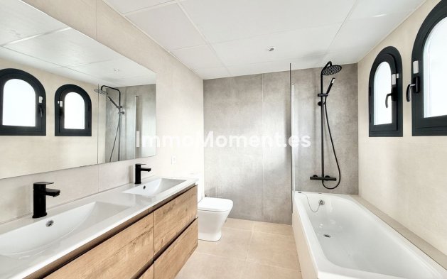 Wiederverkauf - Reihenhaus - Estepona  - Atalaya