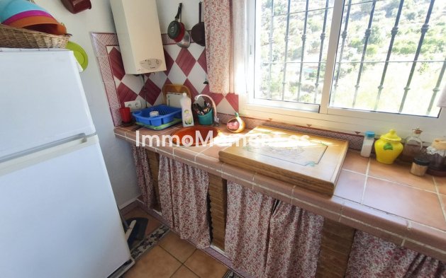 Wiederverkauf - Landhaus -   Inländisch - Monda