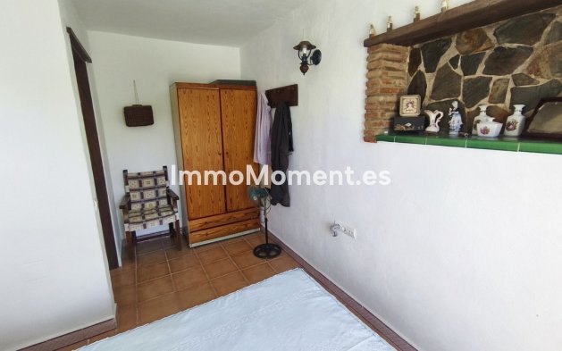 Wiederverkauf - Landhaus -   Inländisch - Monda