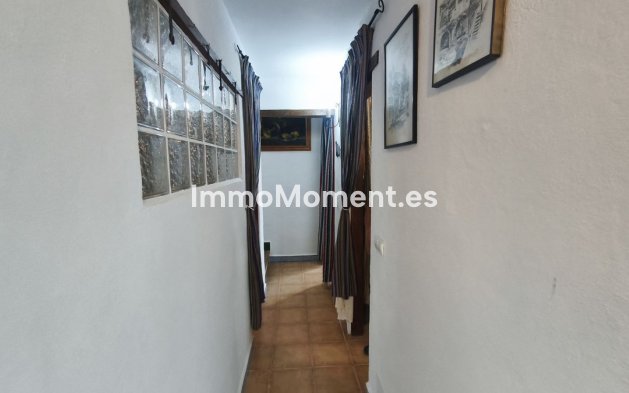 Wiederverkauf - Landhaus -   Inländisch - Monda