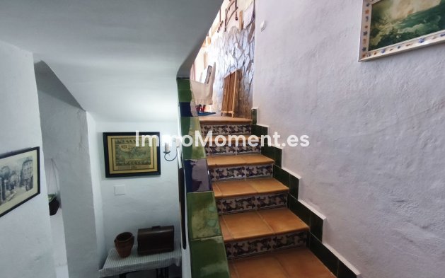 Wiederverkauf - Landhaus -   Inländisch - Monda