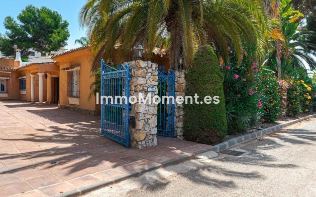 Resale - Villa - Estepona - New Golden Mile