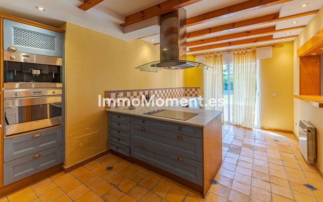 Resale - Villa - Estepona - New Golden Mile