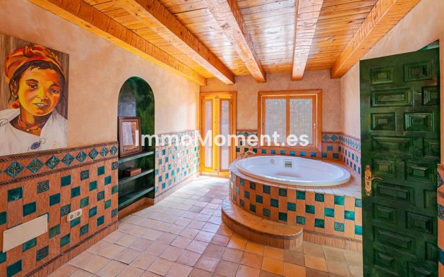 Resale - Villa - Estepona - New Golden Mile