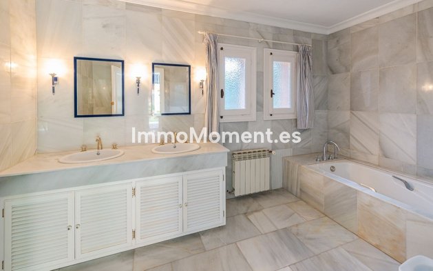 Resale - Villa - Estepona - New Golden Mile