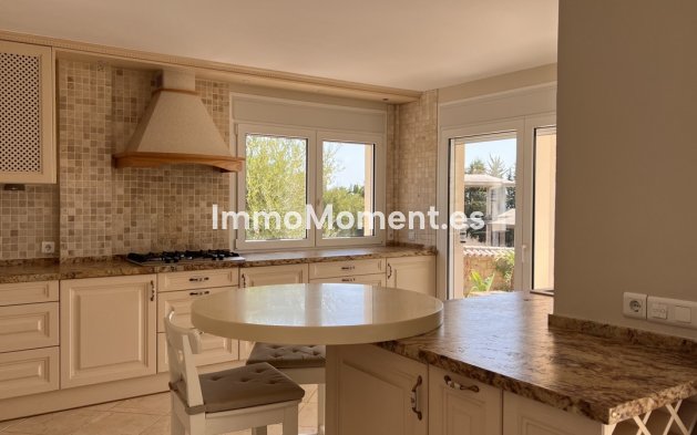 Wiederverkauf - Villa - Estepona  - El Padron