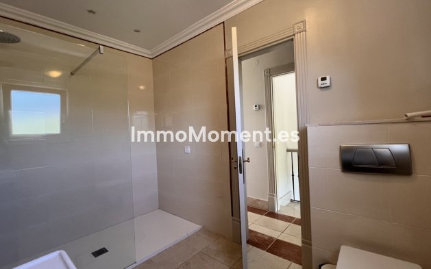 Wiederverkauf - Villa - Estepona  - El Padron