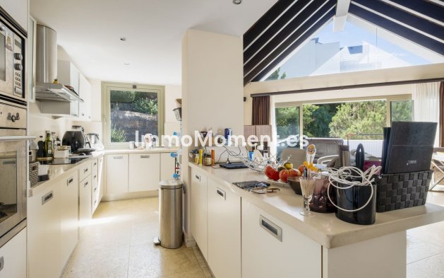 Resale - Apartment - Benahavís - Benahavís Centro