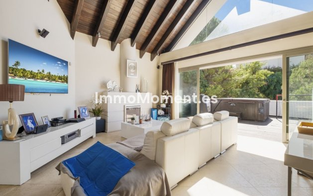 Resale - Apartment - Benahavís - Benahavís Centro