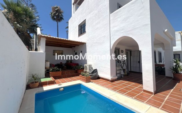 Resale - Villa - Fuengirola - Fuengirola Centro