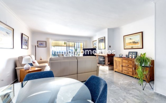 Wiederverkauf - Wohnung -   Inländisch - Alhaurín Golf