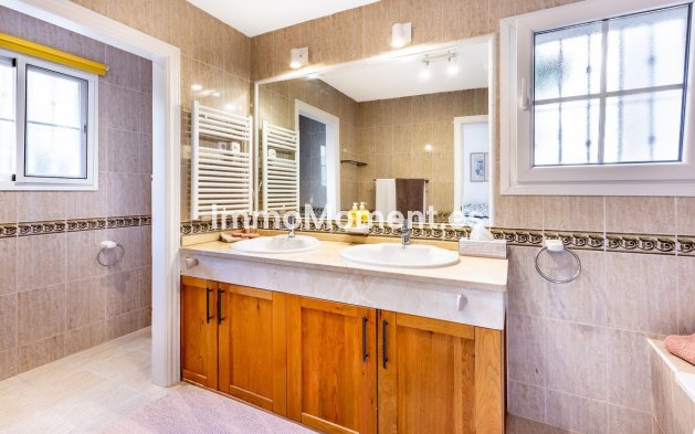 Wiederverkauf - Wohnung -   Inländisch - Alhaurín Golf