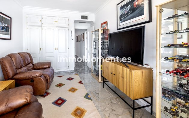 Wiederverkauf - Wohnung -   Inländisch - Alhaurín Golf