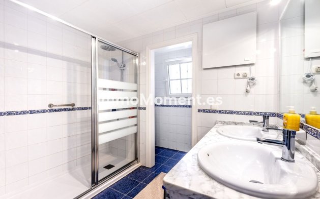 Wiederverkauf - Wohnung -   Inländisch - Alhaurín Golf