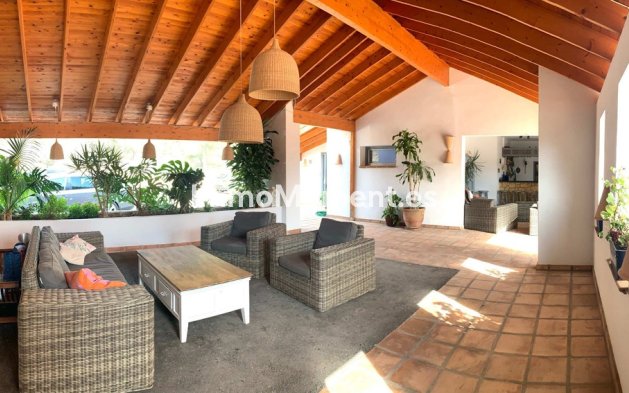 Resale - Detached villa - Alfaz del Pi - L'Alfás del Pi Centro