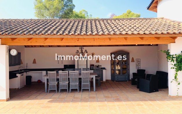 Resale - Detached villa - Alfaz del Pi - L'Alfás del Pi Centro