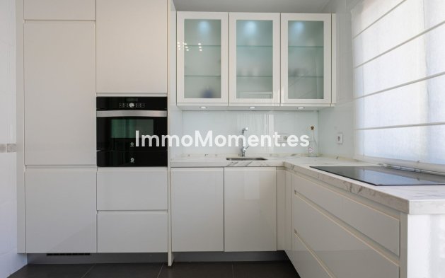 Resale - Villa - Marbella - Costabella