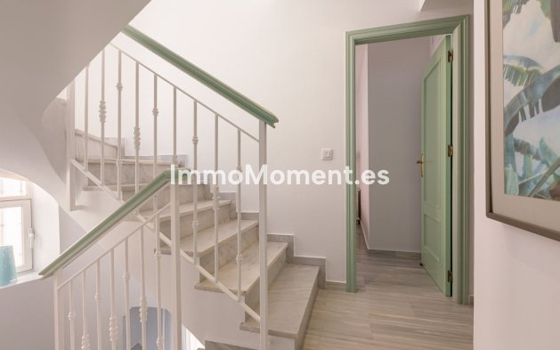 Resale - Villa - Marbella - Costabella