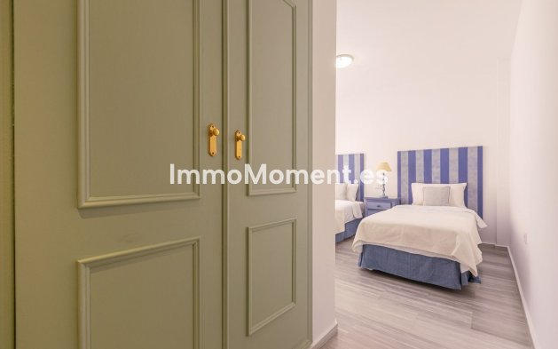 Resale - Villa - Marbella - Costabella