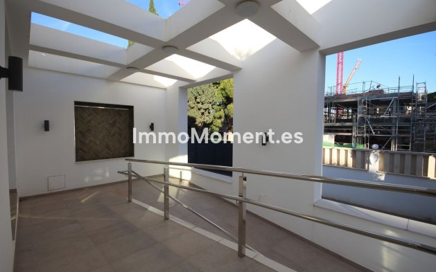 Wiederverkauf - Villa - Marbella - Elviria