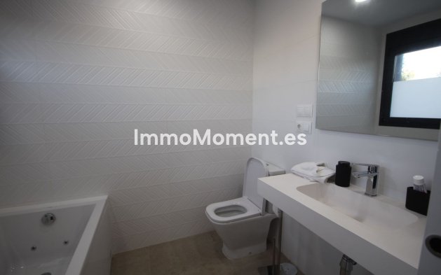 Wiederverkauf - Villa - Marbella - Elviria