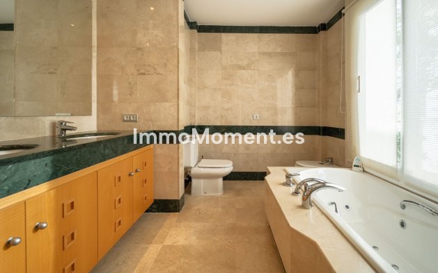 Resale - Apartment - Mijas - La Cala Golf