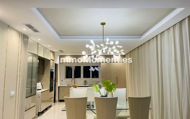 Revente - Villa - Benalmadena - Benalmadena Centro