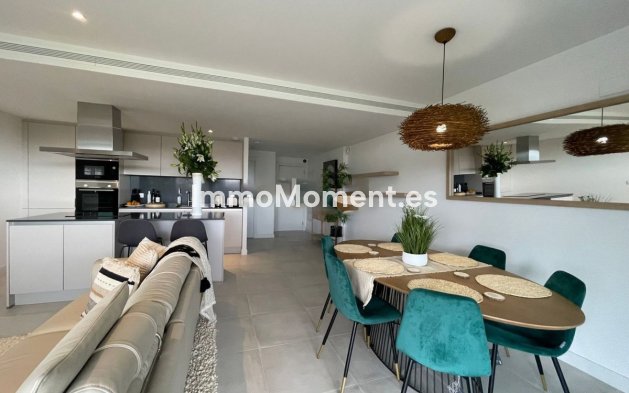 Resale - Apartment - Estepona - Selwo