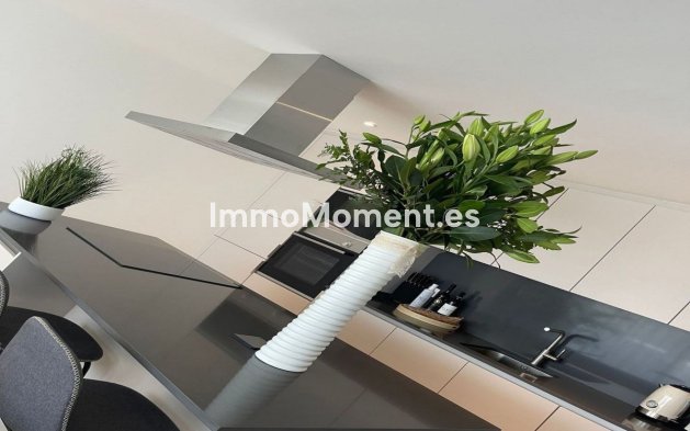 Resale - Apartment - Estepona - Selwo