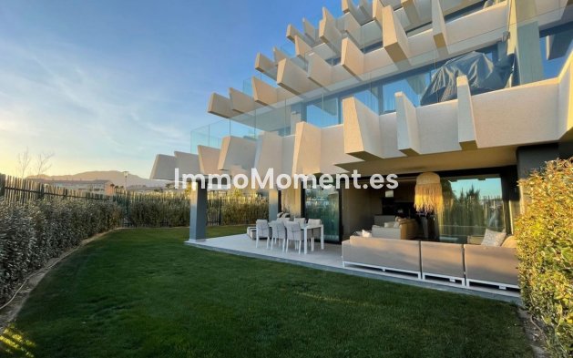 Resale - Apartment - Estepona - Selwo