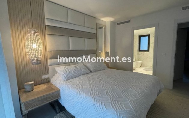 Resale - Apartment - Estepona - Selwo