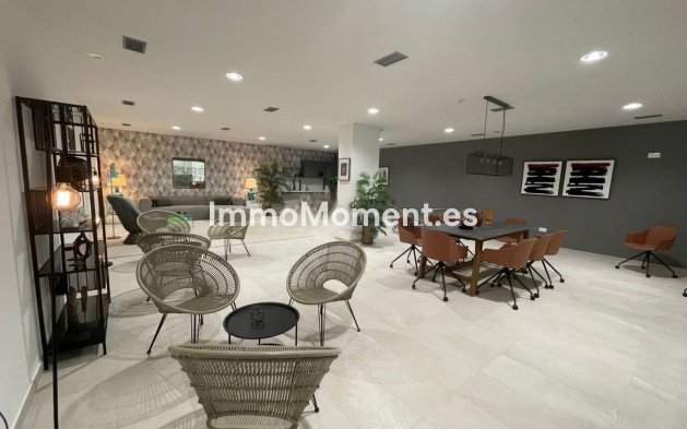 Resale - Apartment - Estepona - Selwo