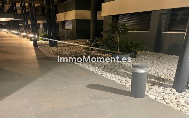 Resale - Apartment - Estepona - Selwo