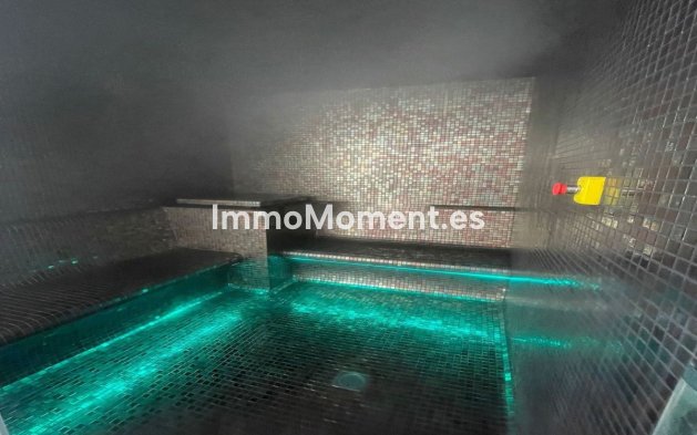 Resale - Apartment - Estepona - Selwo