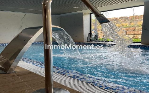 Resale - Apartment - Estepona - Selwo