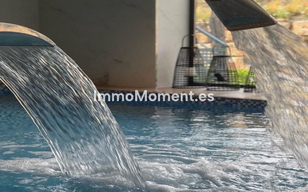 Resale - Apartment - Estepona - Selwo