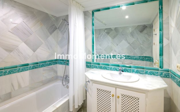 Resale - Apartment - Benahavís - Monte Halcones